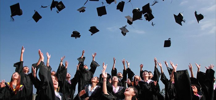university-student-hats-graduation-photo-1872810